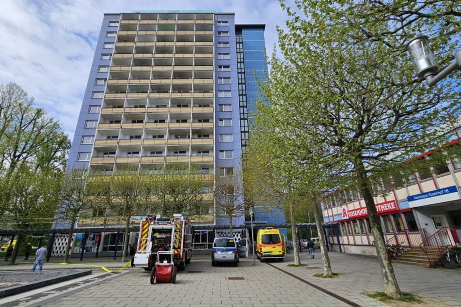 Chemnitz: Brand in Hochhaus: Feuerwehreinsatz in Chemnitzer Innenstadt
