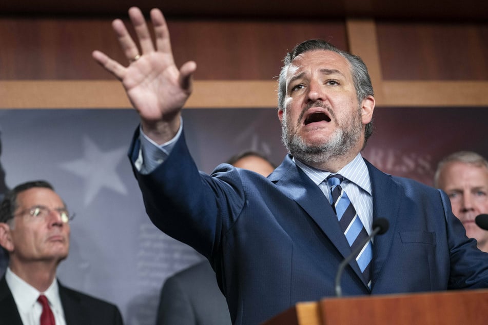 Ted Cruz gets a taste of his own medicine after criticizing Texas Dems who left the state