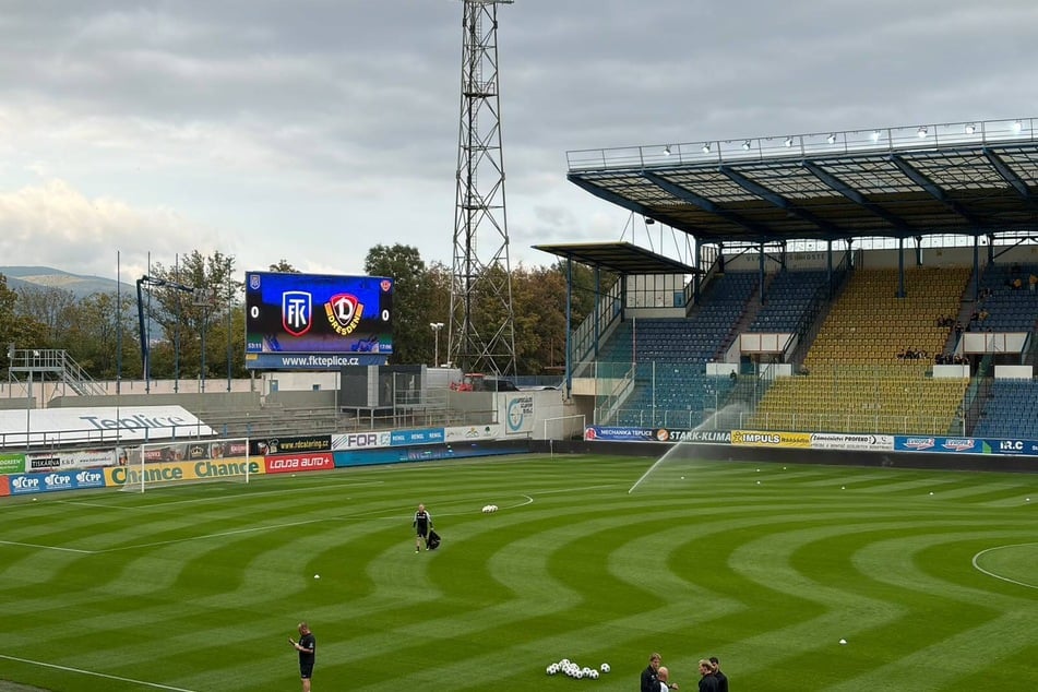 Hier rollt in weniger als einer Stunde im Testspiel zwischen FK Teplice und der SGD der Ball.