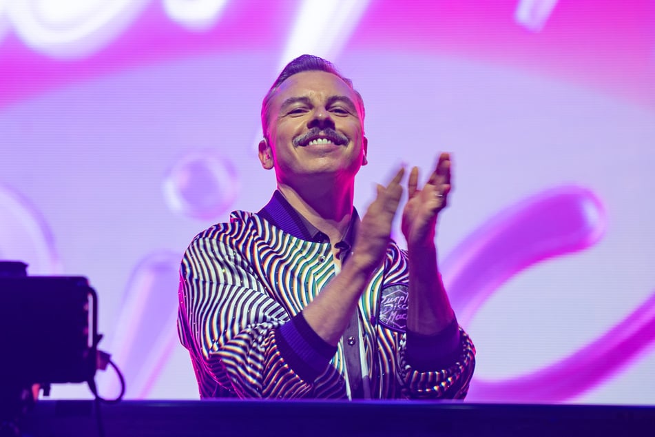 Tino Piontek (45) alias Purple Disco Machine hat gut lachen. In Windeseile waren die Konzerte nächstes Jahr in Dresden ausverkauft.