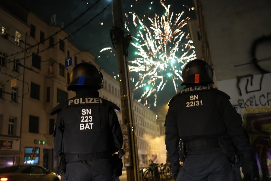 Regelmäßig kommt es in Leipzig zu chaotischen Szenen in der Silvesternacht. (Archivfoto)