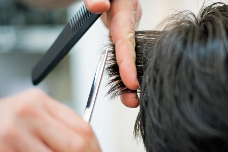 Laut Handwerkskammer führt Schwarzarbeit zu Preisstrukturen, mit denen legal arbeitende Salons nicht konkurrieren könnten. (Symbolbild)