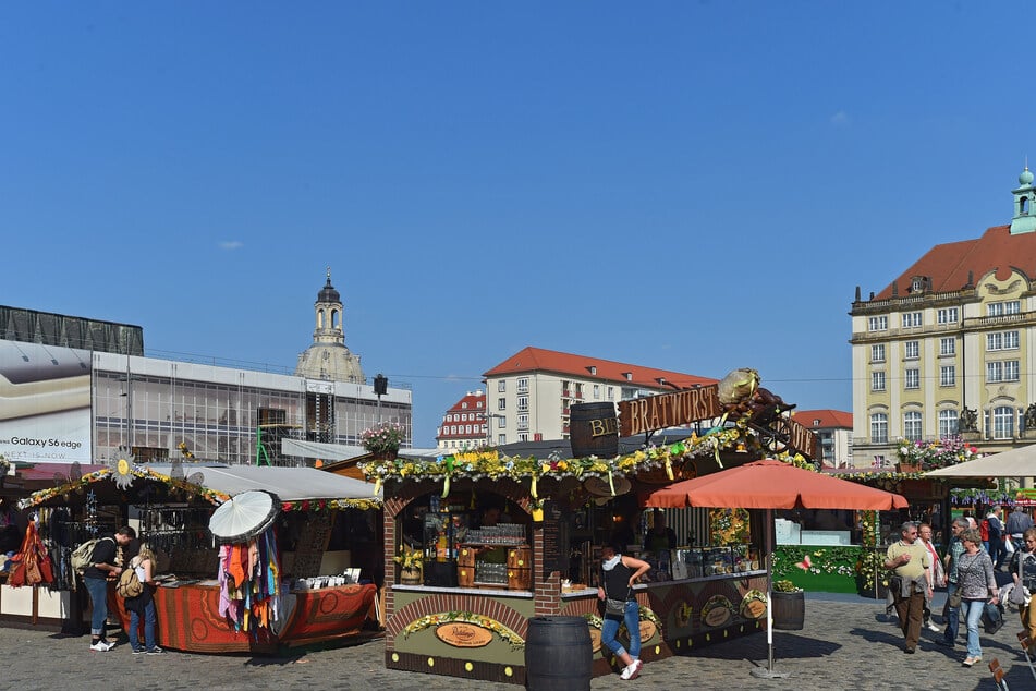 Der Dresdner Frühjahrsmarkt verbindet Tradition, Musik und kulinarische Angebote. (Archivbild)