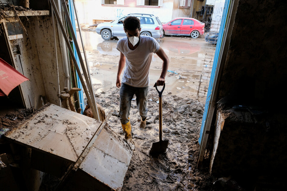 Warmer sea surface temperatures have contributed to catastrophic flooding that blighted Libya.