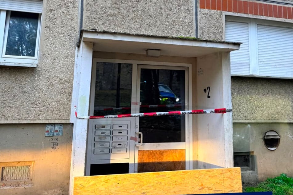 Einer der betroffenen Hauseingänge in Merseburg.