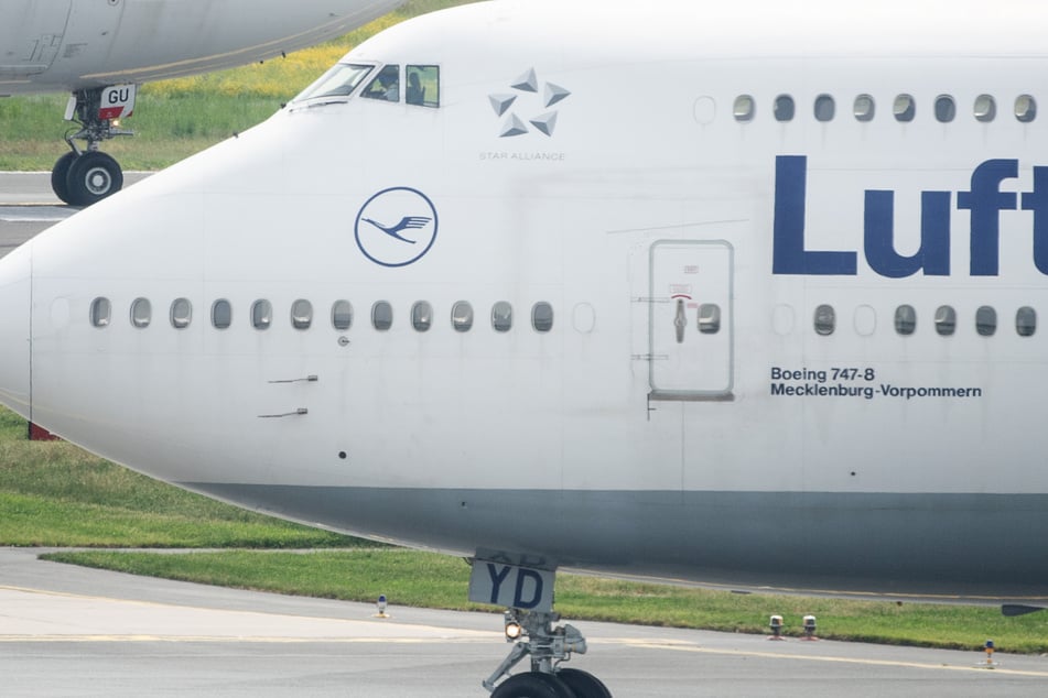 Lufthansa: Brutale Gabel-Attacke: Behörden veröffentlichen erschreckende Details zu Lufthansa-Flug