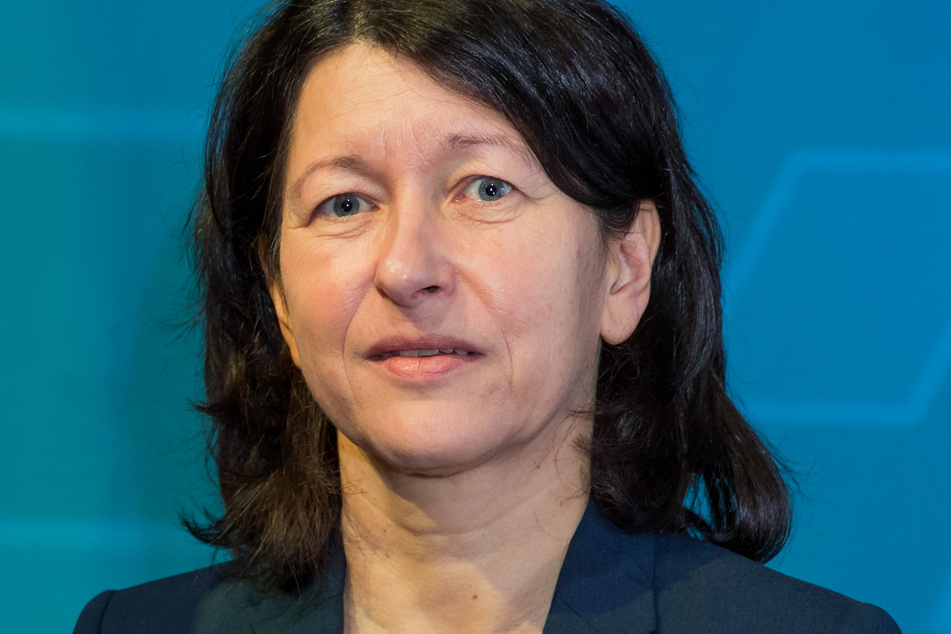 Die stellvertretende DGB-Landesvorsitzende Verena di Pasquale (56) übt Kritik. Anlass ist eine wachsende Kluft zwischen Arm und Reich in Bayern.
