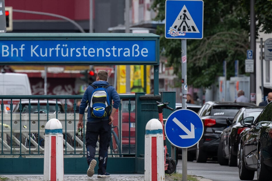 Eine damals 17-Jährige wurde gezwungen, sich auf dem Straßenstrich an der Kurfürstenstraße zu prostituieren. (Archivbild)