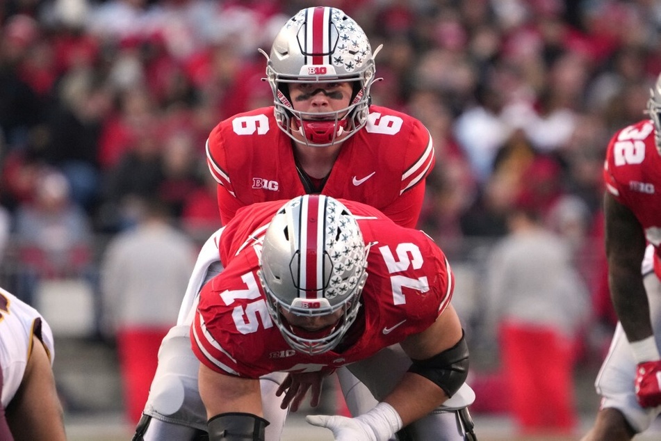Ohio State center Carson Hinzman (bottom) revealed that the team had fewer practices leading up to the Cotton Bowl, resulting in Ohio State being unprepared for the game.