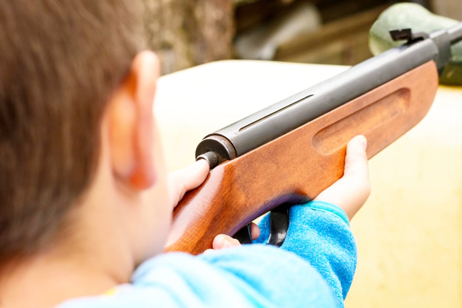 Junge findet Waffe und drückt ab: Sechsjähriger mit Kopfschuss getötet