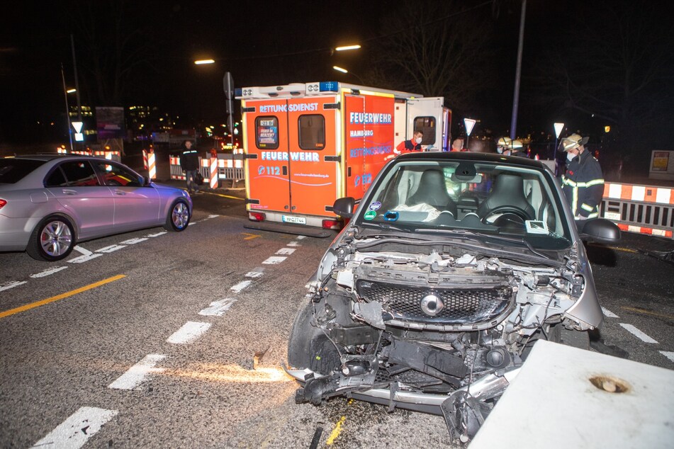 Rote Ampel überfahren: Drei verletzte Personen, eine von ihnen schwer