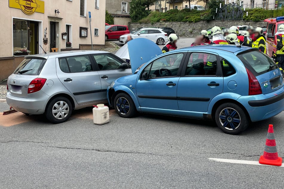 In Grünhain-Beierfeld sind am Freitag ein Skoda und ein Citroën zusammengestoßen.
