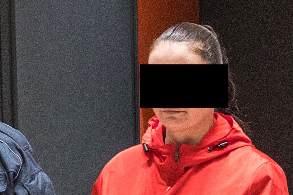 Venusfalle Lucie J. (34) wurde schon in Tschechien verurteilt, weil sie dort einen Herren nach einer Liebesnacht um Wertsachen erleichterte.