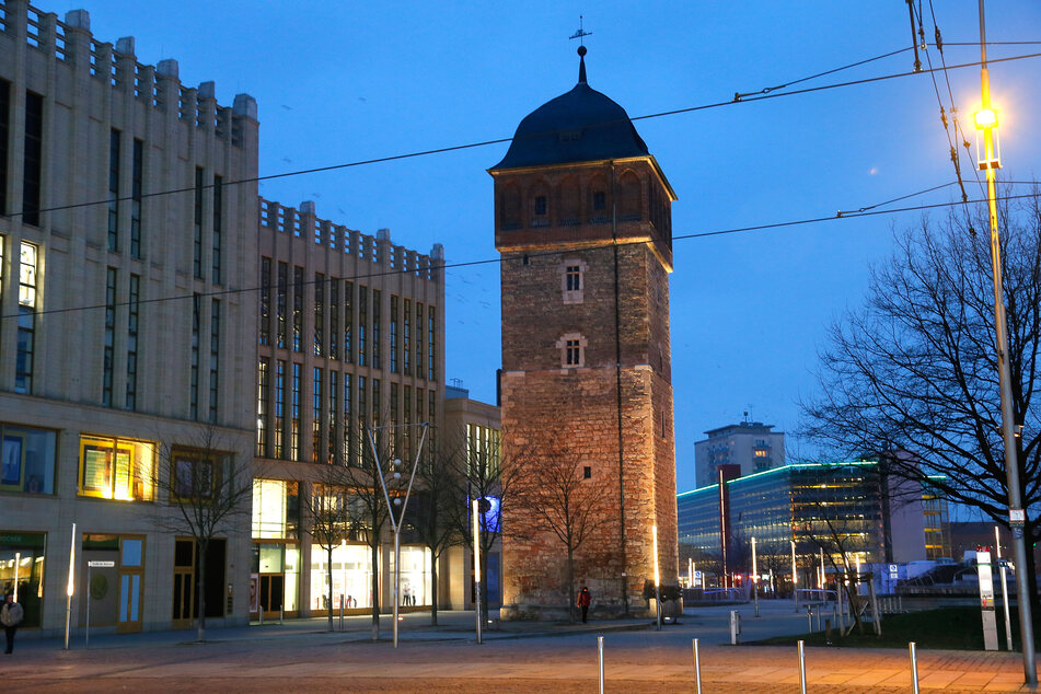 Eine Station beim Nachtwächterrundgang ist der Rote Turm.