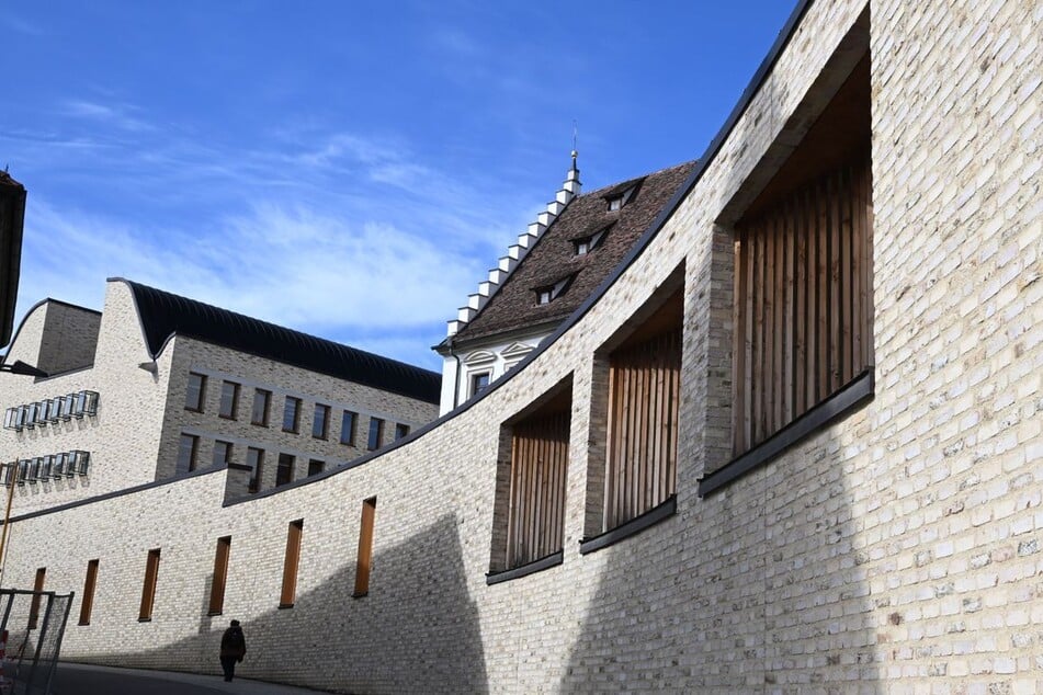 Das Bischöfliche Ordinariat der Diözese Rottenburg-Stuttgart in Rottenburg am Neckar untersucht derzeit den Vorfall.