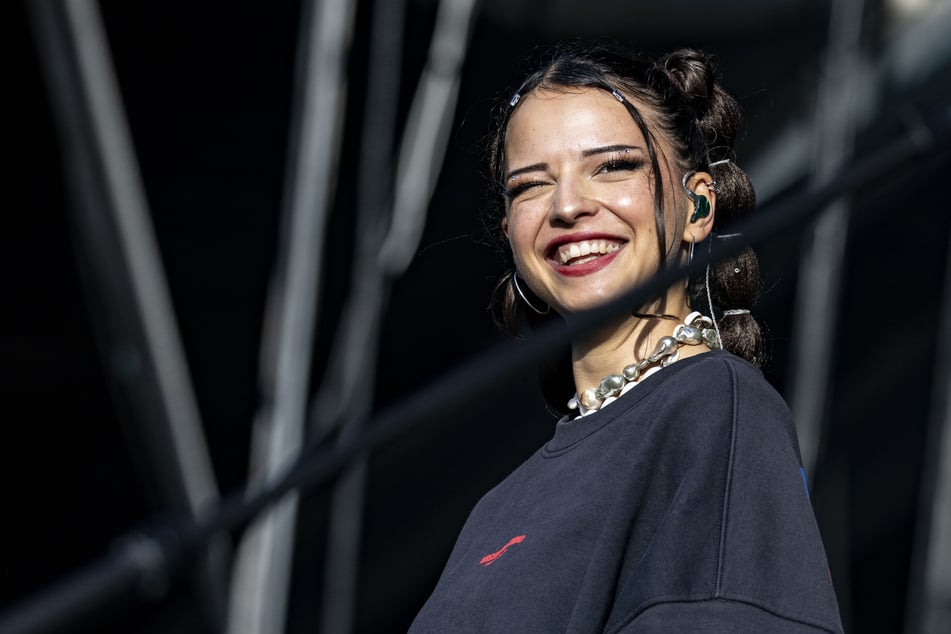 Nina Chuba (25) spielt derzeit eine ausverkaufte Open-Air-Tour.