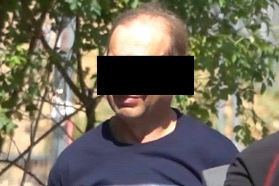 Der mutmaßliche Brandstifter Gert D. auf dem Weg ins Chemnitzer Amtsgericht.