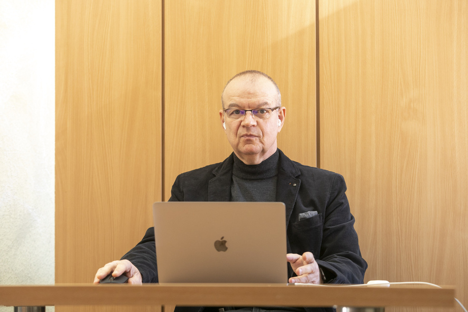 Prof. Dr. Stephan Mühlig (59), Professor für Klinische Psychologie an der TU Chemnitz weiß, wie man eine zweite Corona-Welle verhindern kann.