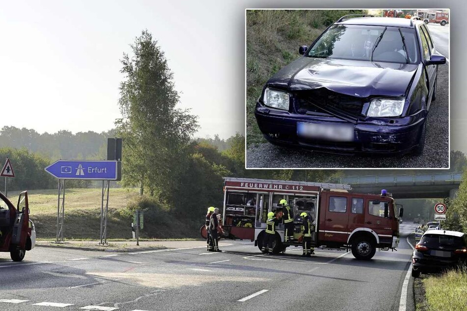 Crash an A4-Auffahrt in Chemnitz: Ford kracht mit VW zusammen