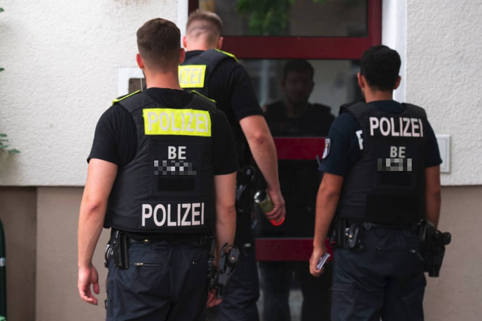 Die Berliner Opferberatungsstelle Reachout wirft den beteiligten Polizeibeamten vor, bei dem Einsatz "massive brutale Gewalt" angewendet zu haben (Symbolfoto)