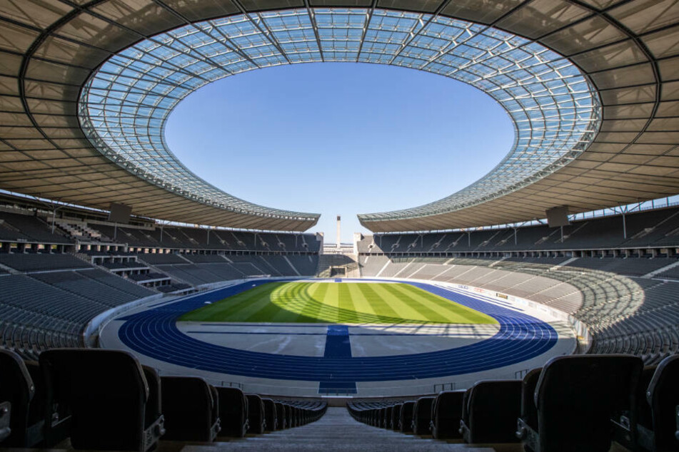 Der Architekt Hubert Nienhoff (62) hat vorgeschlagen, das Berliner Olympiastadion nach dem möglichen Auszug von Hertha BSC als Nationalstadion zu nutzen.