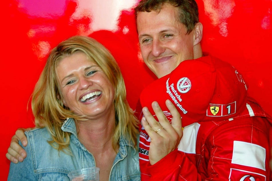 Seit seinem Skiunfall Ende 2013 ist Michael Schumacher (53) aus der Öffentlichkeit verschwunden. Seine Ehefrau Corinna (53) steht ihm treu zur Seite. (Archivbild)