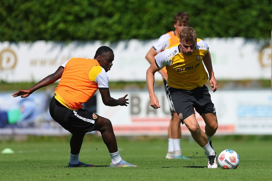 Zum ersten Mal ging es im Trainingslager auch an den Ball.