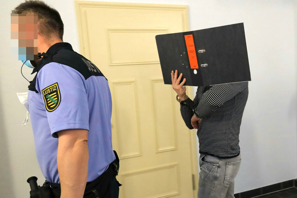 Chemnitz: 31-Jähriger wegen Millionenbetrugs mit Platin-Handel verurteilt