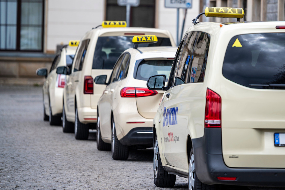 Wenn der Stadtrat die neue Taxitarifordnung absegnet, müssen Kunden bald noch tiefer in die Tasche greifen.