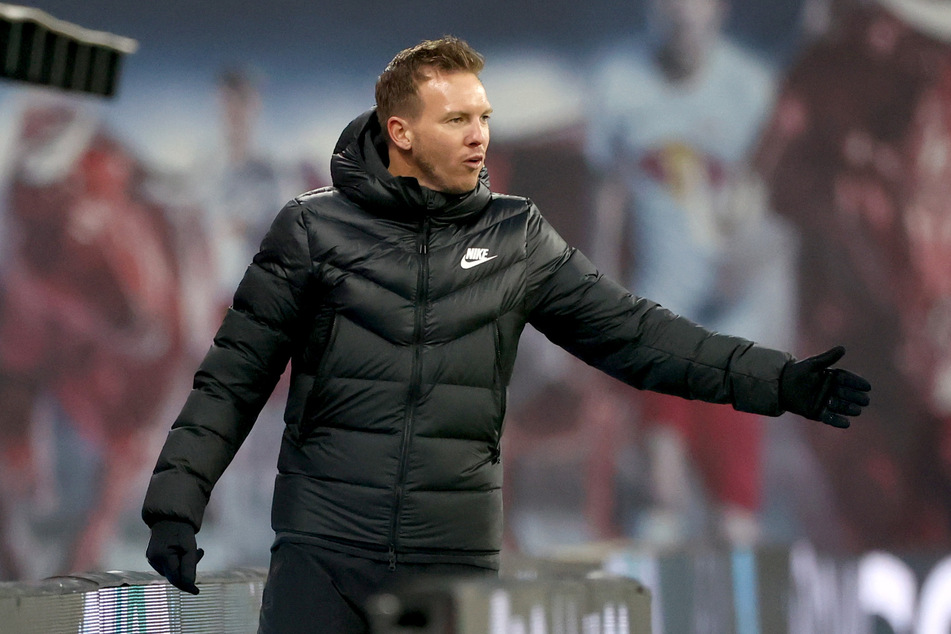 RB Leipzigs Coach Julian Nagelsmann (33) weiß, dass ein Sieg in Bielefeld am Freitag Pflicht ist, um den Anschluss an Bayern München nicht zu verlieren.