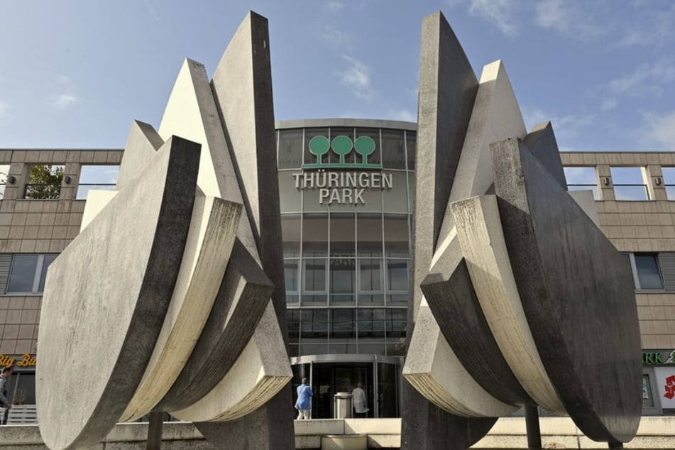 Security-Mitarbeiterin im Thüringen Park von drei Teenies angegriffen