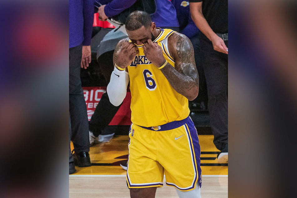 LeBron James' 30-point-hauls wasn't enough to prevent the Lakers from slumping to a surprise defeat in Indiana.