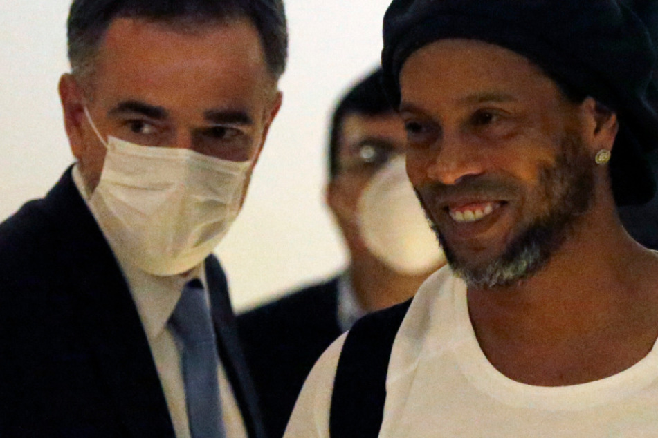 Ronaldinho Aus Knast Entlassen Kaution Mit Geld Aus Europa Gezahlt 24