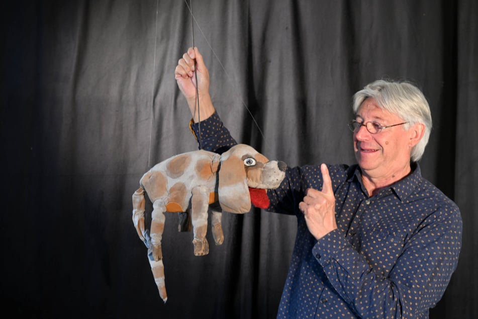 Puppenspieler Jörg Bretschneider (66) ist in Neustadt mit dabei.