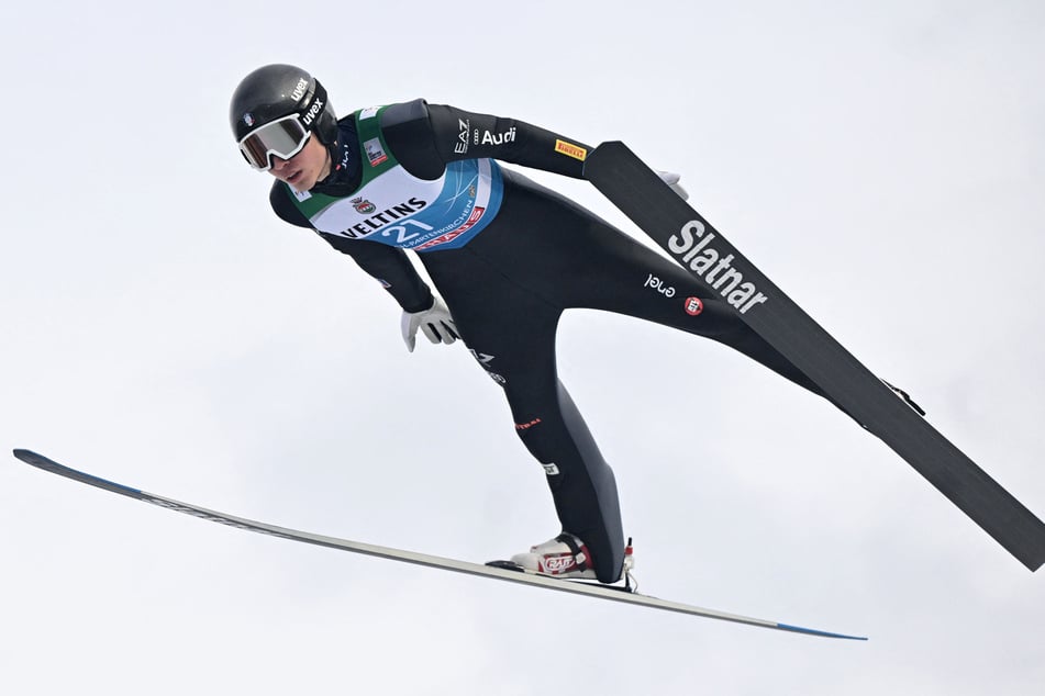 Nach der vergangenen Saison hatte Campregher seine Karriere beendet, weil er sich nicht mehr finanzieren konnte, aktuell arbeitet er als Anzug-Tester für China.