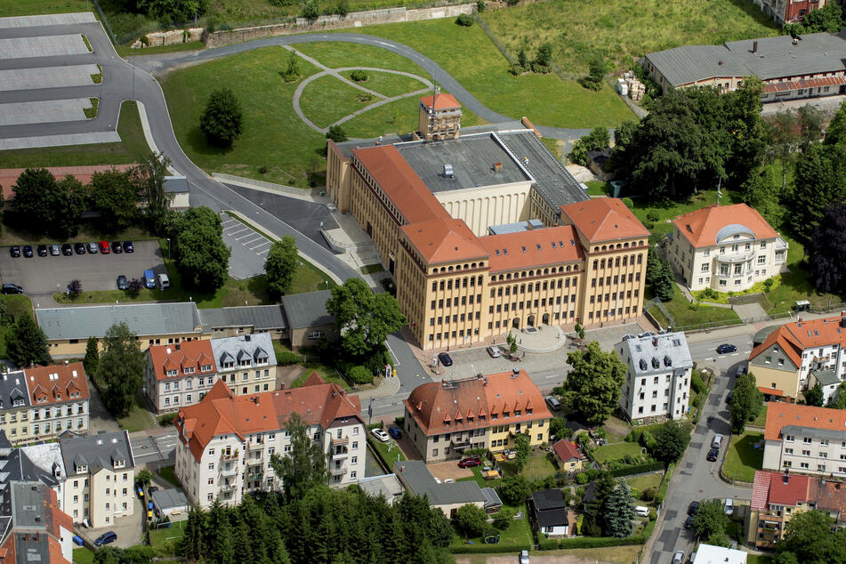 In Freiberg (Mittelsachsen) sind rund 250.000 Wahlberechtigte aufgerufen einen neuen Landrat zu küren.