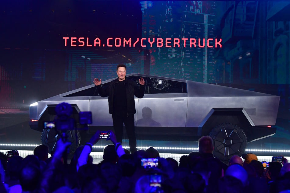 Elon Musk's Cybertruck contract has attracted accusations of corruption.