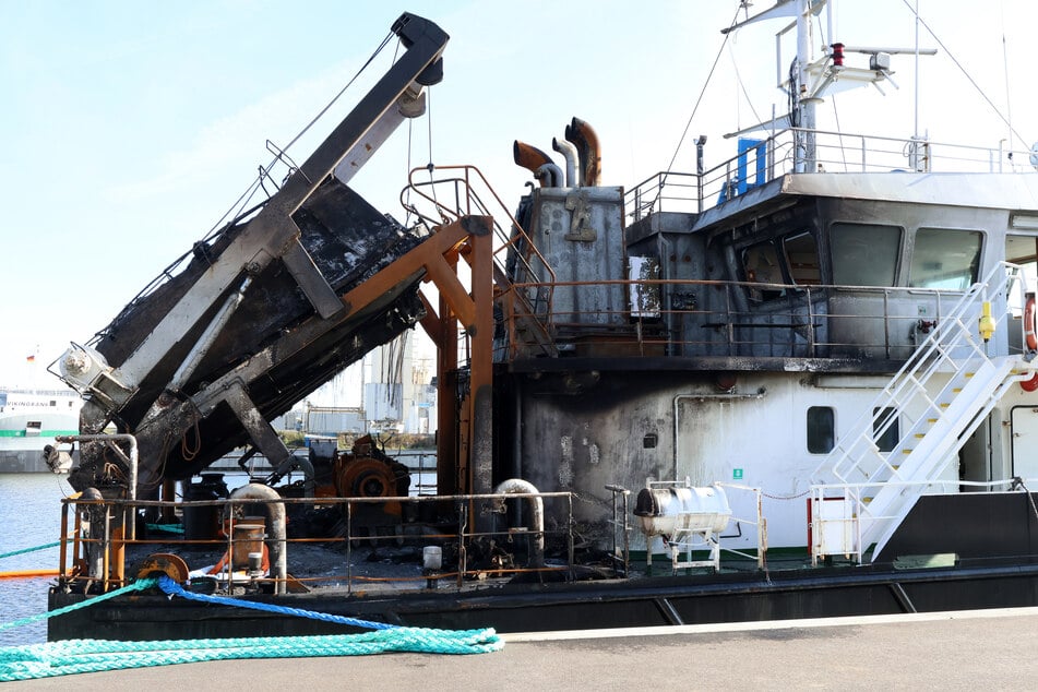 Im Oktober vergangenen Jahres kam der havarierte Öltanker "Annika" nach einer fünfstündigen Schleppaktion in Rostock an.