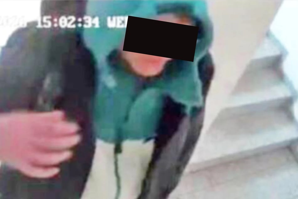 Mit diesem Foto aus der Überwachungskamera ging die Polizei an die Öffentlichkeit - und bekam die entscheidenden Hinweise.