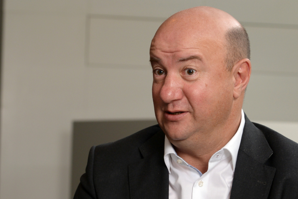Michael Brecht spricht in einem Interview.
