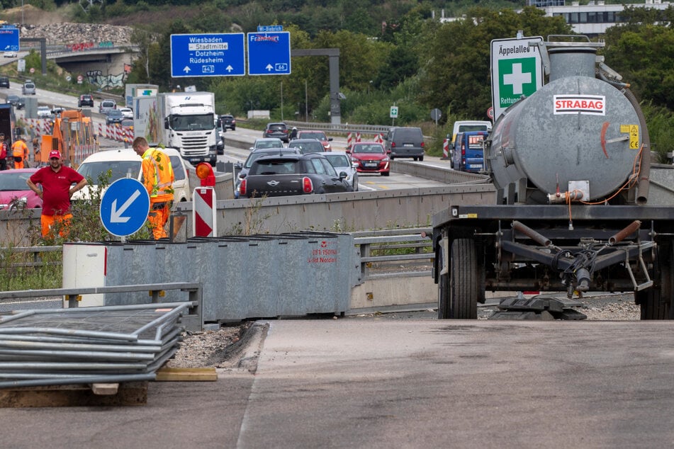 Am Schiersteiner Kreuz wird seit Jahren gebaut.