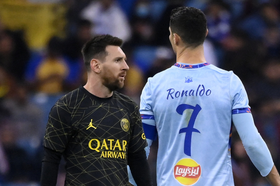 Vor rund einem Jahr trafen Lionel Messi (36, l., damals noch im Trikot von Paris Saint-Germain) und Ronaldo das letzte Mal aufeinander.