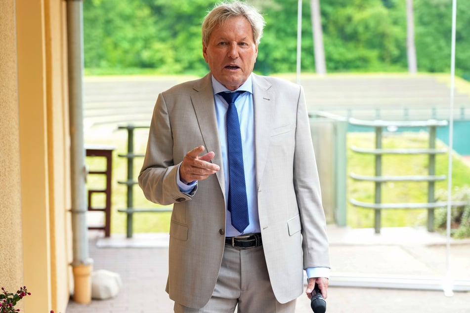 Bernhard Brink (74) steht angeblich bald ohne Rente da. Finanzielle Sorgen habe er dennoch nicht.