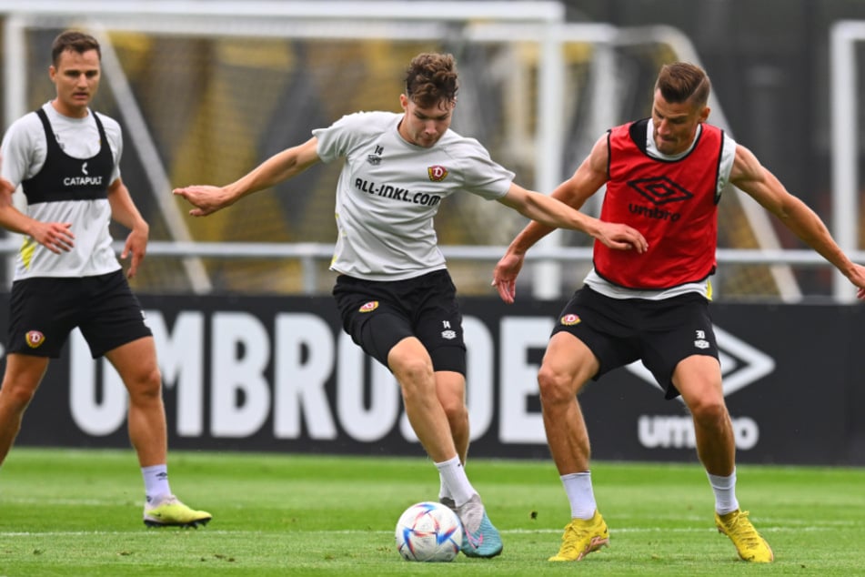 Im Trainingsspiel ging's ordentlich zur Sache. Stefan Kutschke (34, r.) &amp; Co. schonten sich nicht.