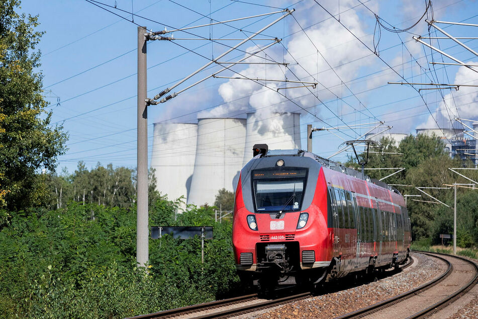 Mehr Zug von Berlin über Cottbus und Weißwasser nach Görlitz: Die Strecke soll mit einer Milliarde Euro aus Strukturmitteln elektrifiziert werden.