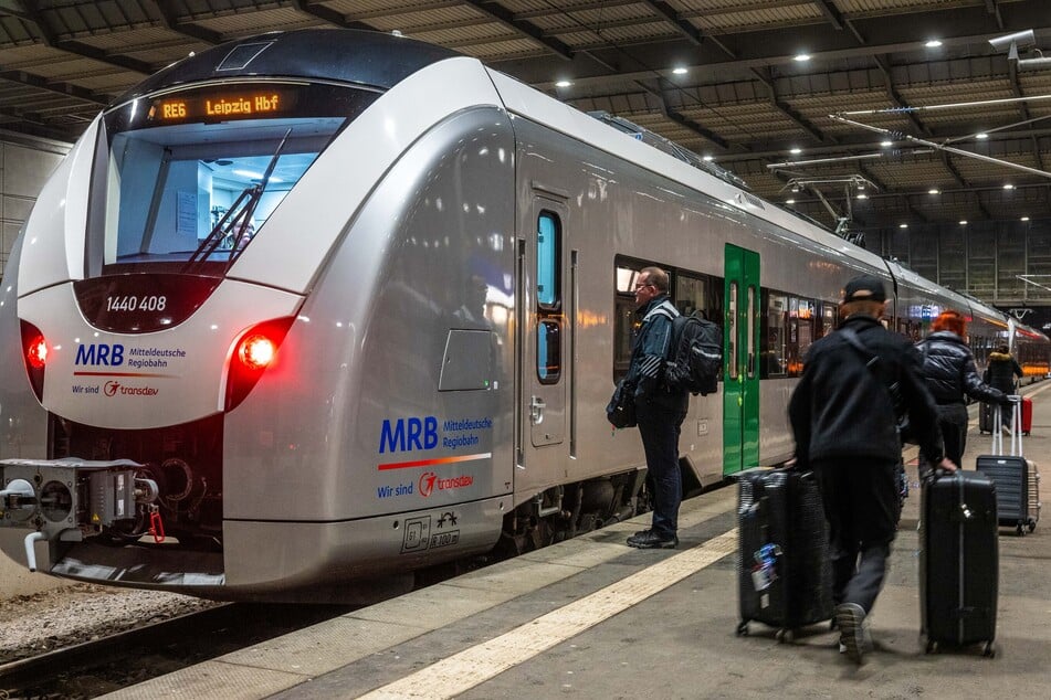 Bei den längeren Zügen empfiehlt es sich, in den ersten oder mittleren Zugteil einzusteigen.