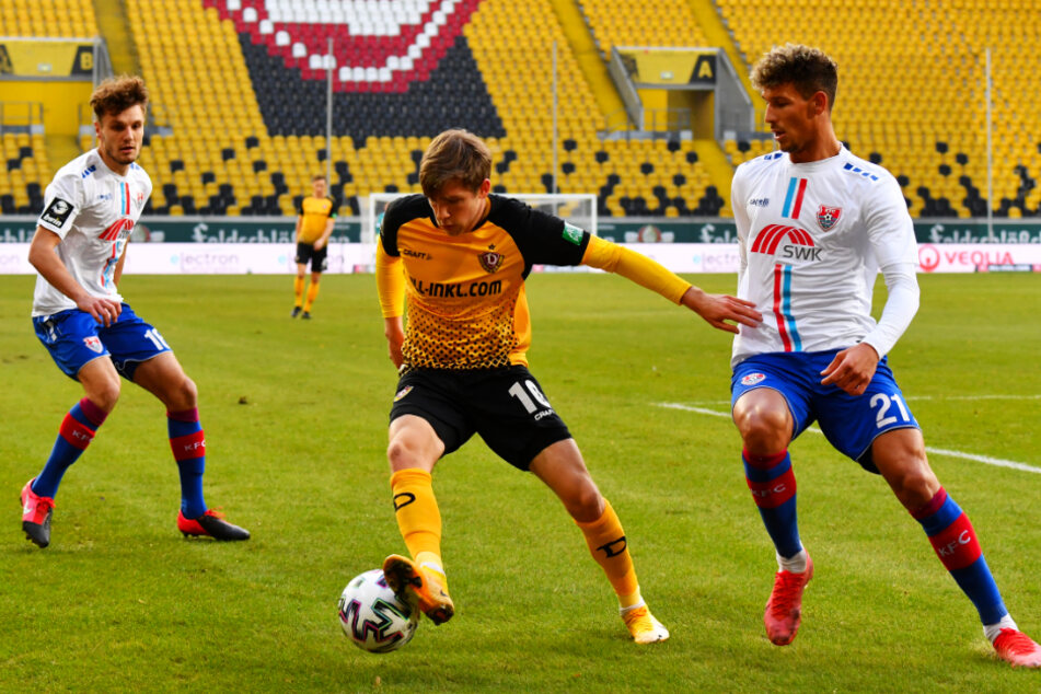 Wegen Patrick Weihrauchs (26., M.) Verletzung wechselt Heinz Mörschel (23, r.) wohl zu Dynamo.