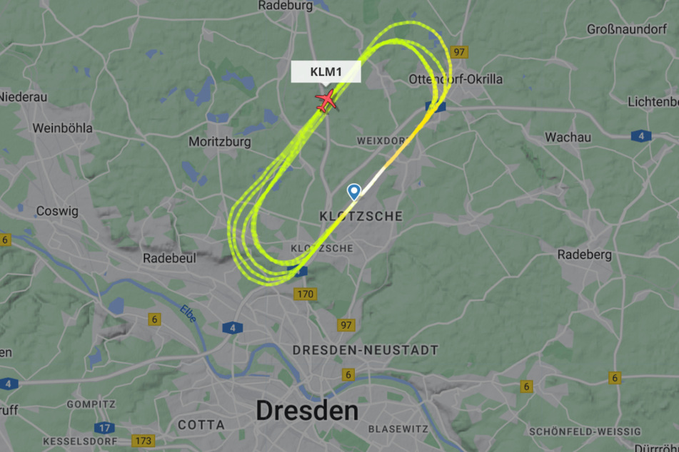 Der KLM-Flieger drehte eine Runde nach der anderen über Dresden.