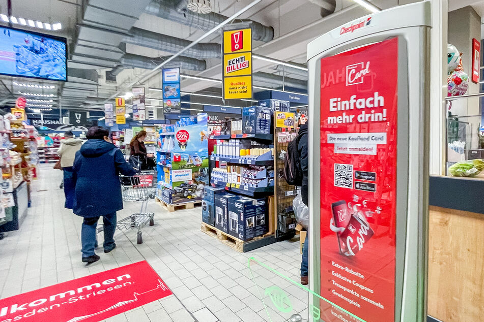 Kaufland lockt mit Schnäppchenangeboten und Aktions-Artikeln.