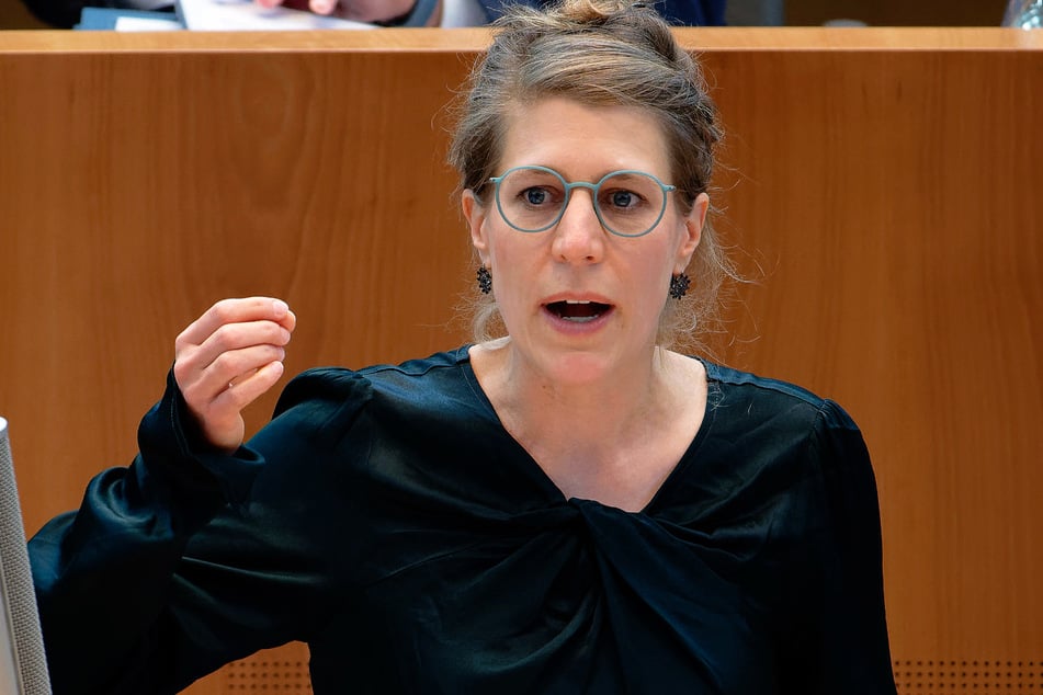 Verena Schäffer (39, Grüne) soll Nachfolgerin von Josefine Paul werden.